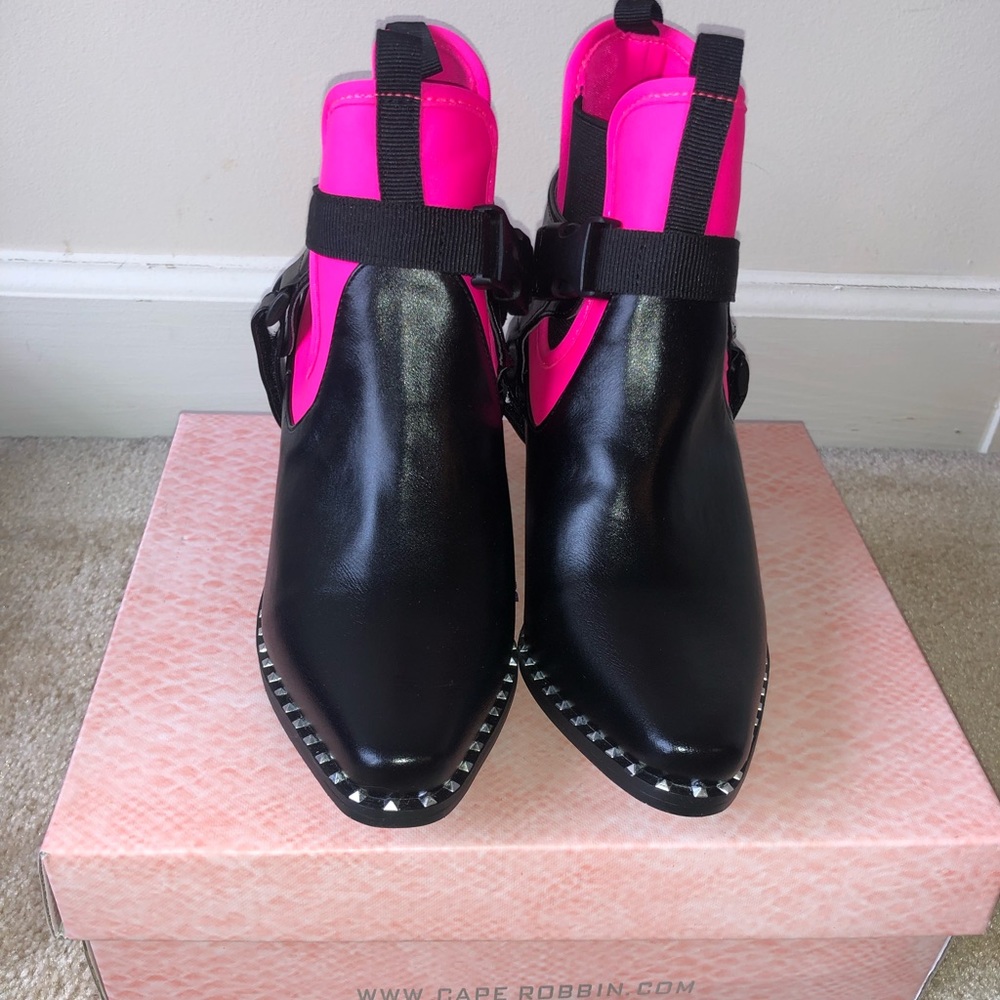 Cape Robbin Hotshot Boots Size 5.5 NEW